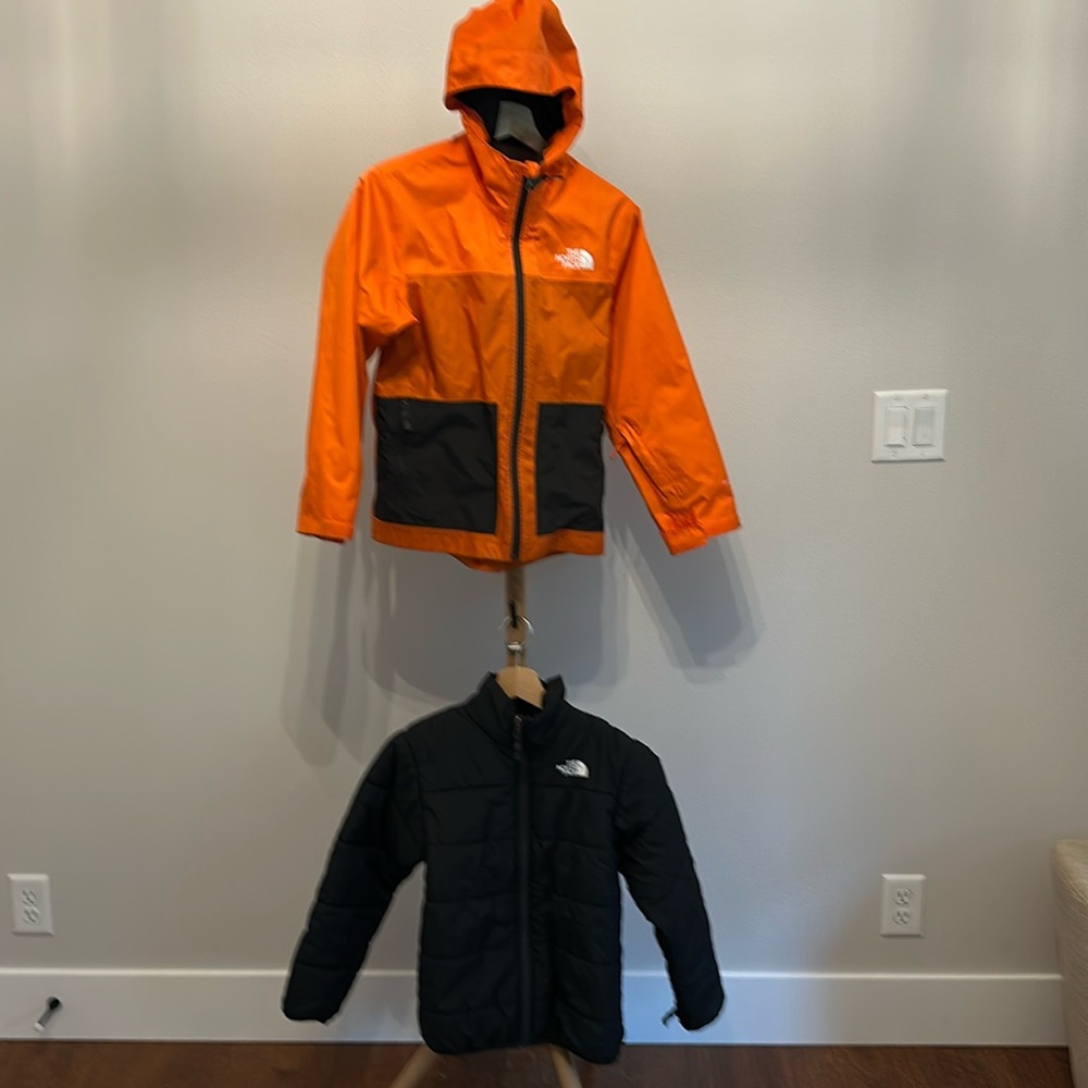 The North Face Kids Orange and Black Jacket Set